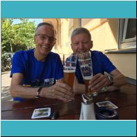 27-Siegerehrungs-Bier-Holger-und-Hartmut.jpg